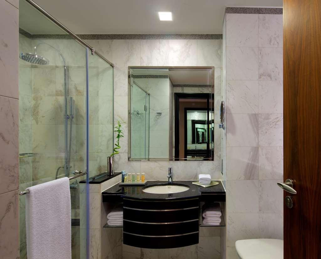 Hotel Radisson Blu Hotel. Media Dubai
