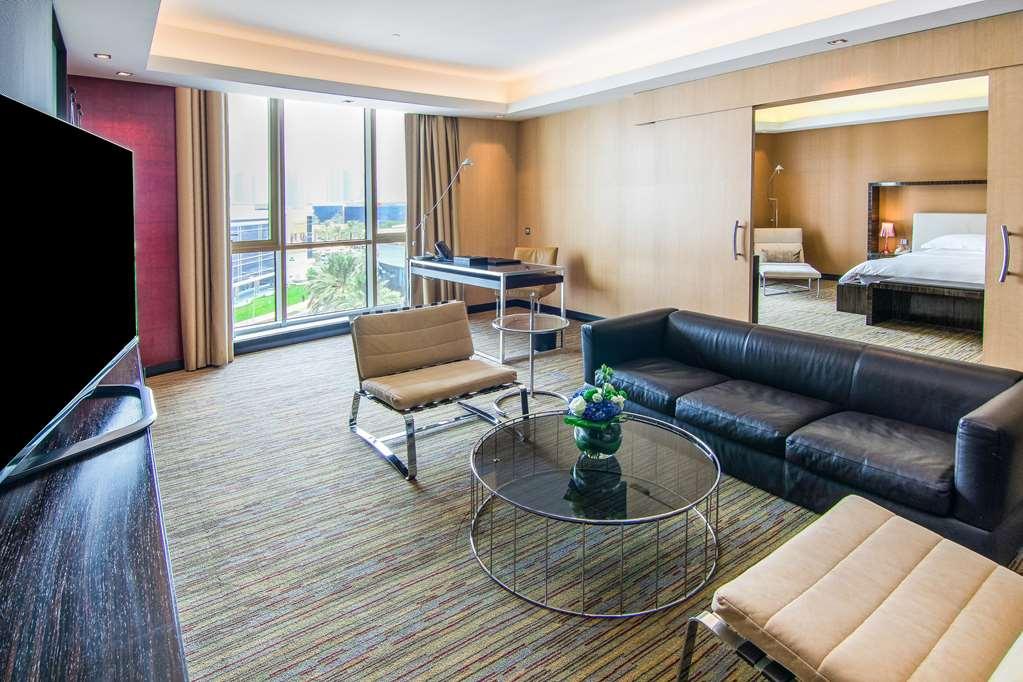 Radisson Blu Hotel. Media * Dubai