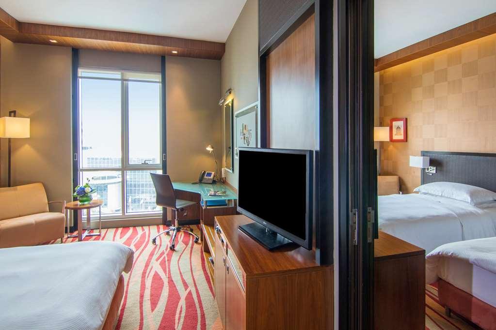 Hotel Radisson Blu Hotel. Media