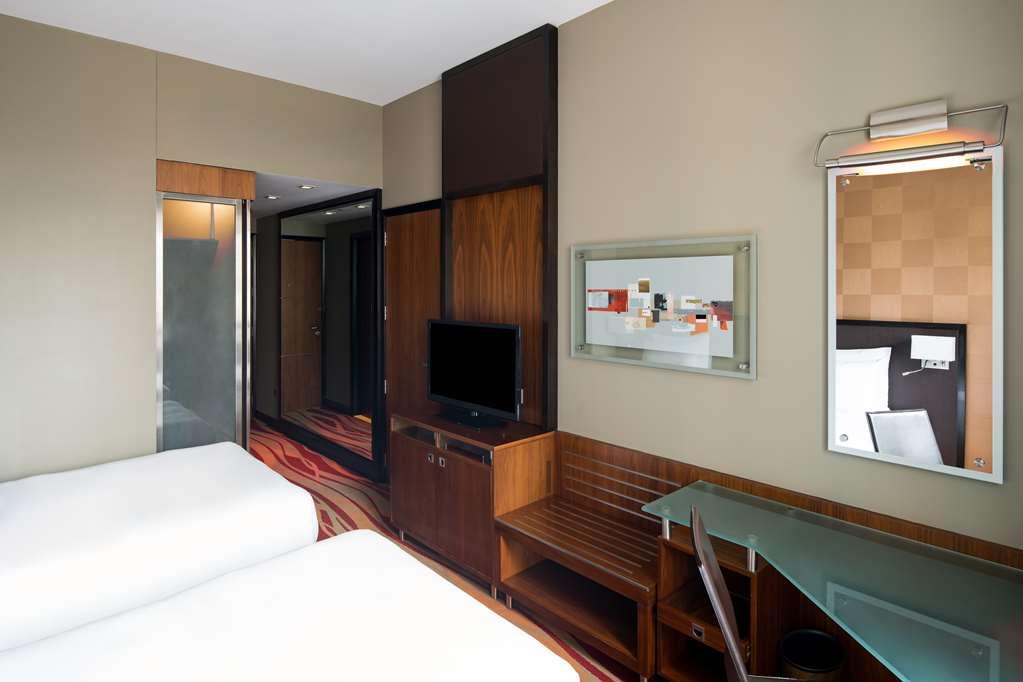 Radisson Blu Hotel. Media * Dubai